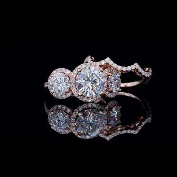 Stunning wedding ring set in 4 ct tw 14kt solid - Picture 3 of 4